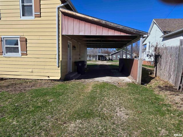 637 S 3RD Avenue, Canton, IL 61520