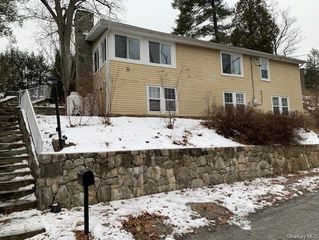 25 Evergreen Road, Putnam Valley, NY 10579
