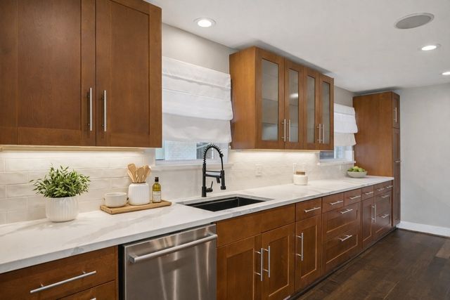 6976 Walling Lane, Dallas, TX 75231