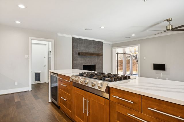 6976 Walling Lane, Dallas, TX 75231