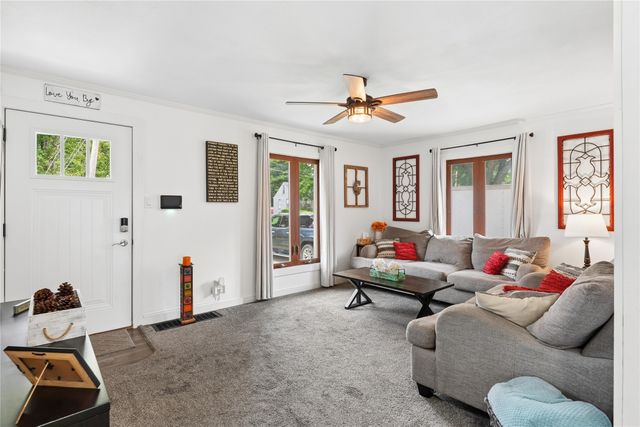 1420 Searle Street, Des Moines, IA 50317