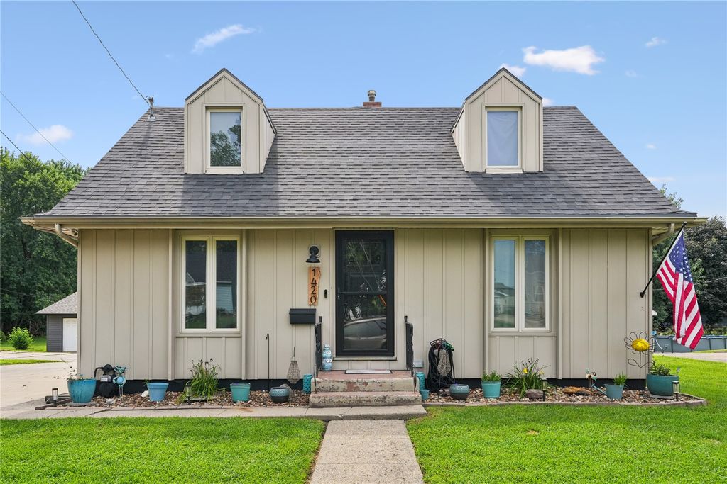 1420 Searle Street, Des Moines, IA 50317