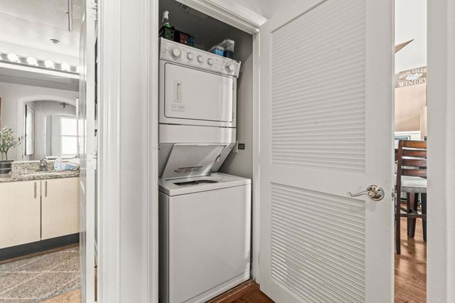 525 11th Avenue 1501, San Diego, CA 92101