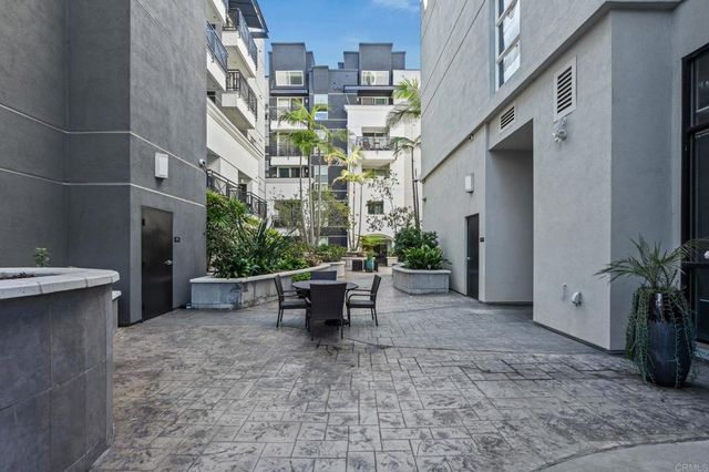 525 11th Avenue 1501, San Diego, CA 92101