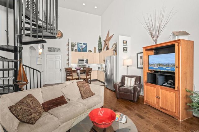 525 11th Avenue 1501, San Diego, CA 92101