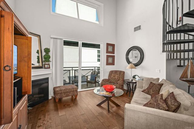 525 11th Avenue 1501, San Diego, CA 92101