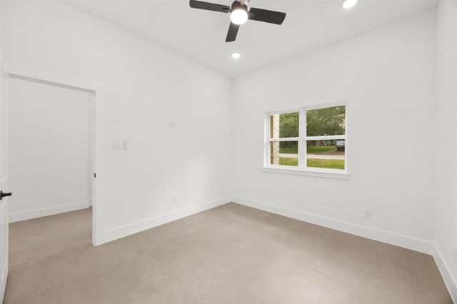1920 Foxbriar Drive, Huntsville, TX 77340
