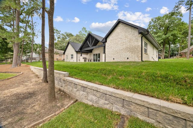 1920 Foxbriar Drive, Huntsville, TX 77340