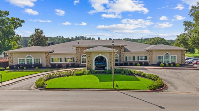 1920 Foxbriar Drive, Huntsville, TX 77340