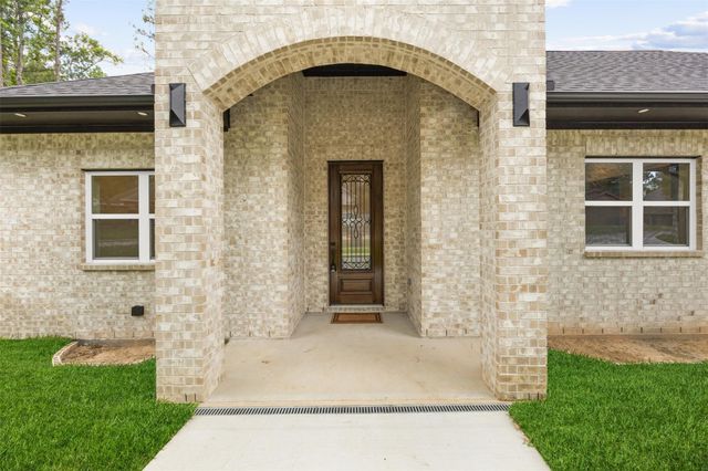 1920 Foxbriar Drive, Huntsville, TX 77340
