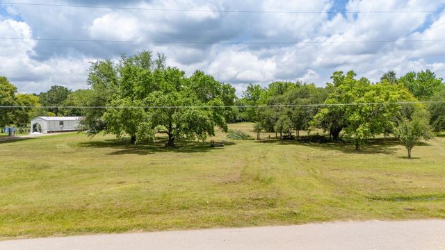 652 County Road 685, Dayton, TX 77535