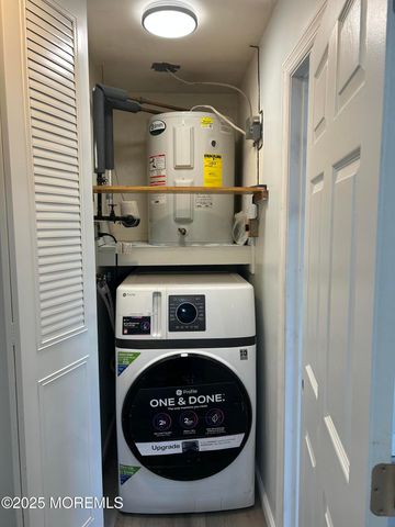 434A Portsmouth Drive, Lakewood, NJ 08701