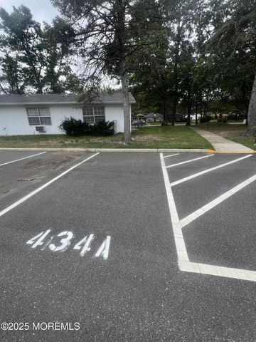 434A Portsmouth Drive, Lakewood, NJ 08701
