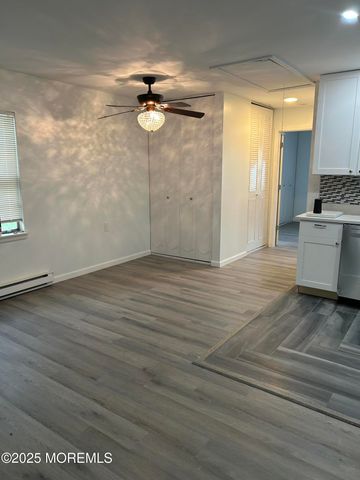 434A Portsmouth Drive, Lakewood, NJ 08701