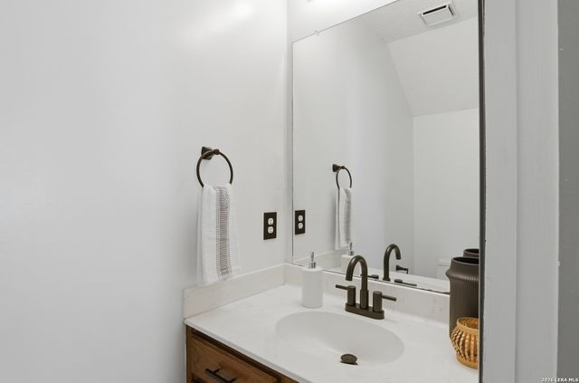 15626 Knollhollow, San Antonio, TX 78247