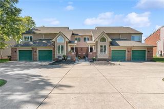 8425 Washington Village Drive, Centerville, OH 45458