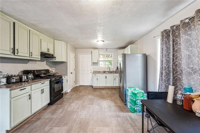 921 Black Drive, Gainesville, GA 30501