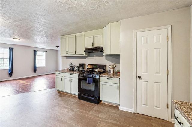921 Black Drive, Gainesville, GA 30501