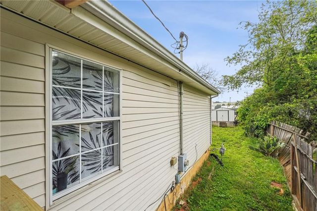921 Black Drive, Gainesville, GA 30501