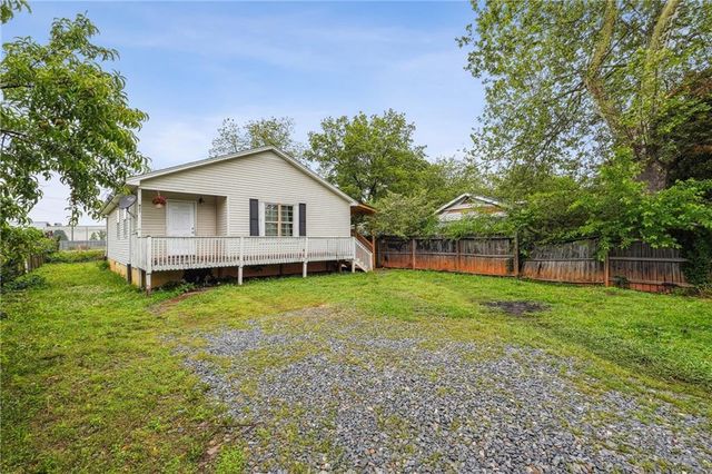 921 Black Drive, Gainesville, GA 30501
