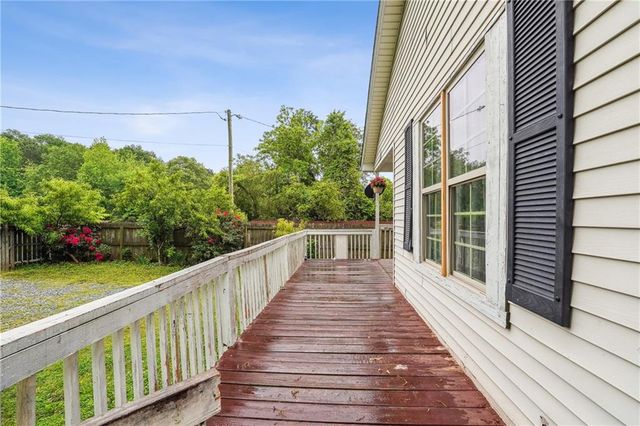 921 Black Drive, Gainesville, GA 30501
