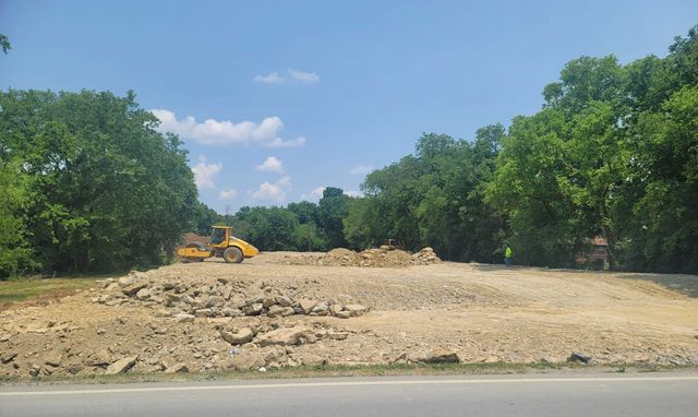 369 Ewing Dr, Nashville, TN 37207