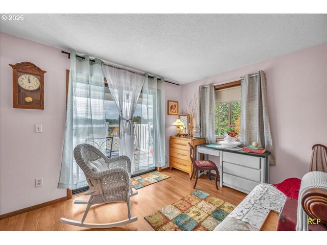 24312 CARDWELL HILL Dr, Philomath, OR 97370