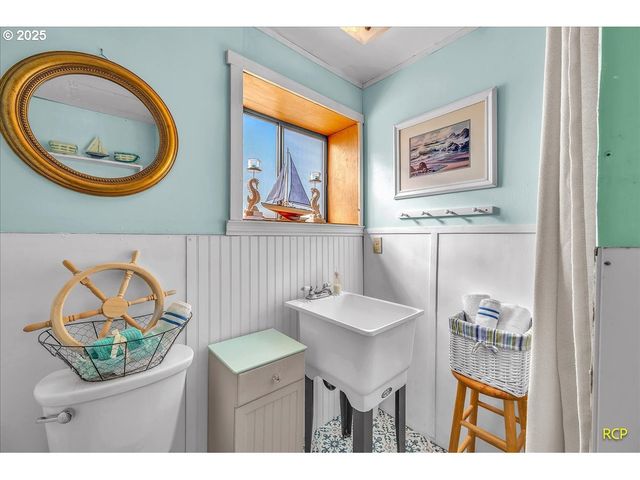 24312 CARDWELL HILL Dr, Philomath, OR 97370