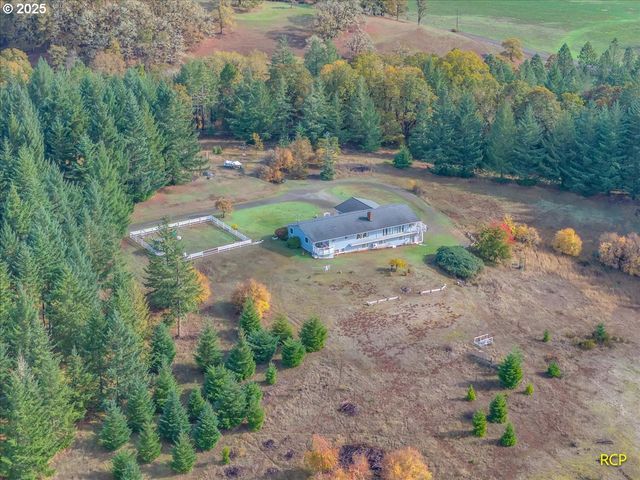 24312 CARDWELL HILL Dr, Philomath, OR 97370