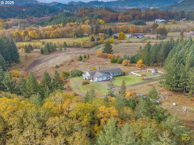 24312 CARDWELL HILL Dr, Philomath, OR 97370