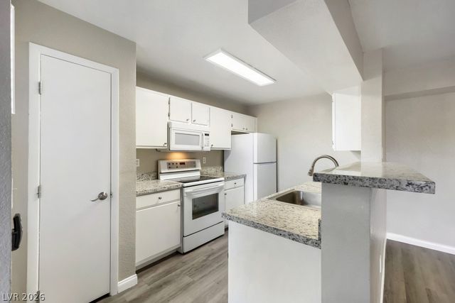 8101 West Flamingo Road 1024, Las Vegas, NV 89147