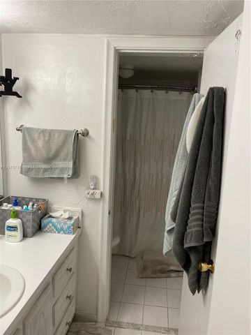 15888 SW 95th Avenue 308, Miami, FL 33157