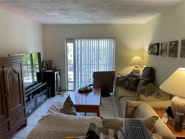 15888 SW 95th Avenue 308, Miami, FL 33157