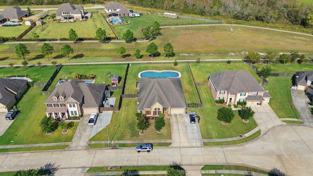 4115 Broadmoor Drive, Mont Belvieu, TX 77523