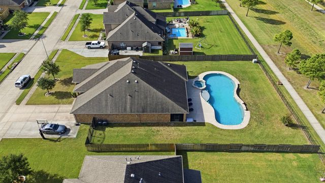 4115 Broadmoor Drive, Mont Belvieu, TX 77523