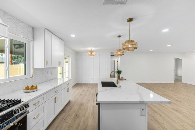 8314 E CAMELBACK Road, Scottsdale, AZ 85251