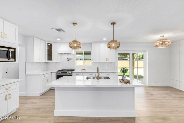 8314 E CAMELBACK Road, Scottsdale, AZ 85251