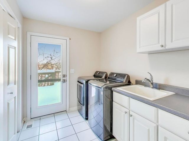 660 ROBIN RIDGE, Elgin, IL 60123