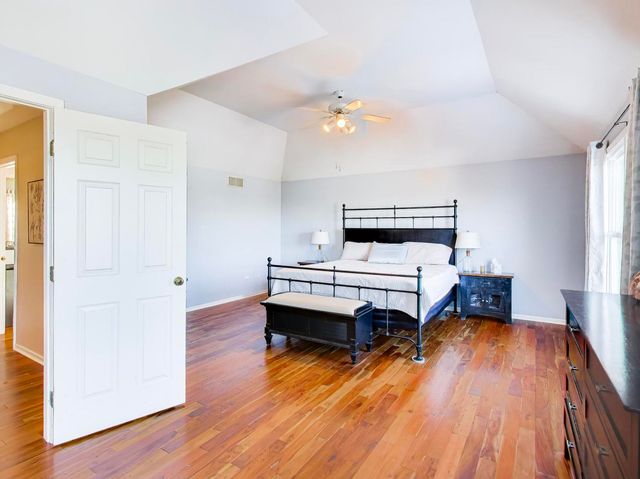 660 ROBIN RIDGE, Elgin, IL 60123