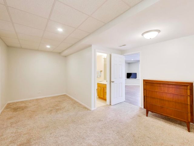 660 ROBIN RIDGE, Elgin, IL 60123