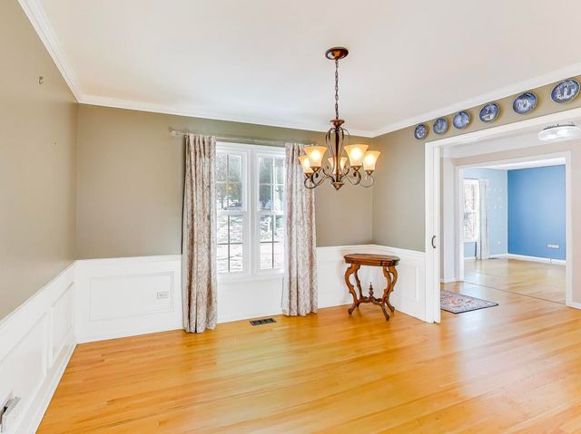 660 ROBIN RIDGE, Elgin, IL 60123