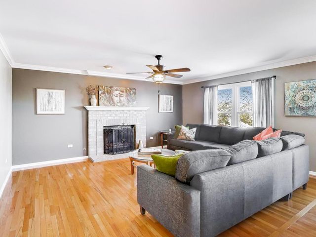 660 ROBIN RIDGE, Elgin, IL 60123