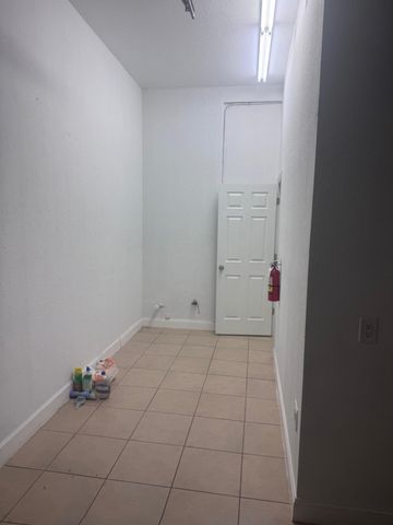 2412 N Dixie Highway 2412, Wilton Manors, FL 33305