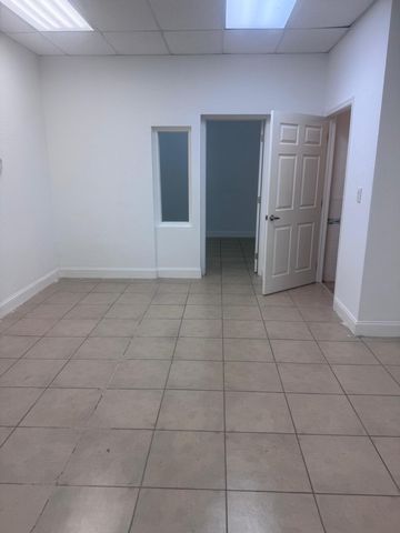2412 N Dixie Highway 2412, Wilton Manors, FL 33305