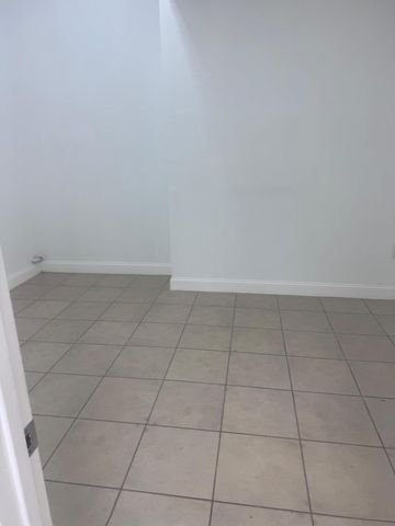2412 N Dixie Highway 2412, Wilton Manors, FL 33305