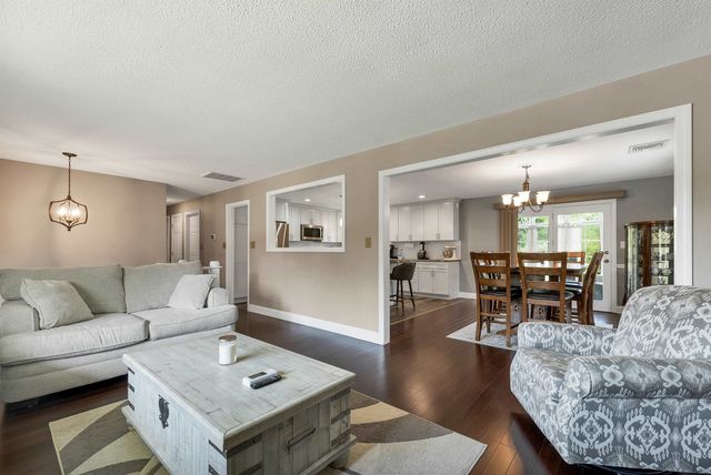 16 Sanders Road, Hudson, NH 03051