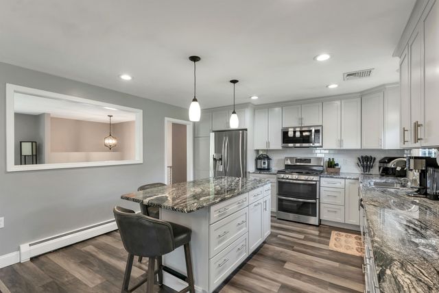 16 Sanders Road, Hudson, NH 03051
