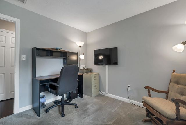 16 Sanders Road, Hudson, NH 03051