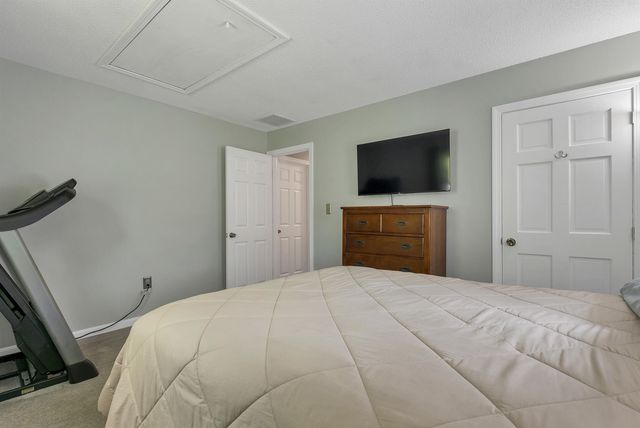 16 Sanders Road, Hudson, NH 03051