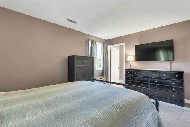 16 Sanders Road, Hudson, NH 03051